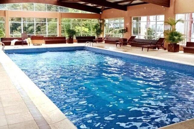 Apartamento No Residencial Village No Centro De Gramado, Com Piscina Aquecida E Hidromassagem ภายนอก รูปภาพ