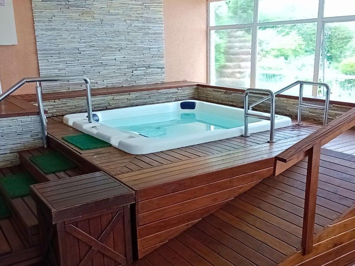 Apartamento No Residencial Village No Centro De Gramado, Com Piscina Aquecida E Hidromassagem ภายนอก รูปภาพ